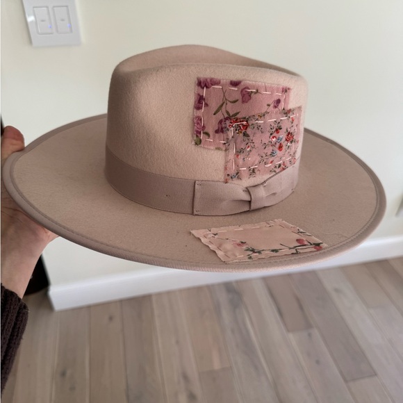 WYETH Accessories - Wide Brim Pink Felt Hat with Floral Patch Accents